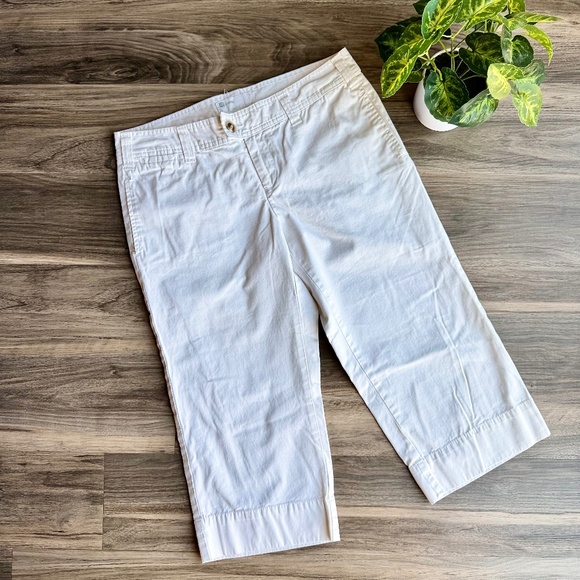Gap Favorite Khaki Capri Pants Flat Front with Pockets White Cotton  Size 8 - Picture 1 of 9
